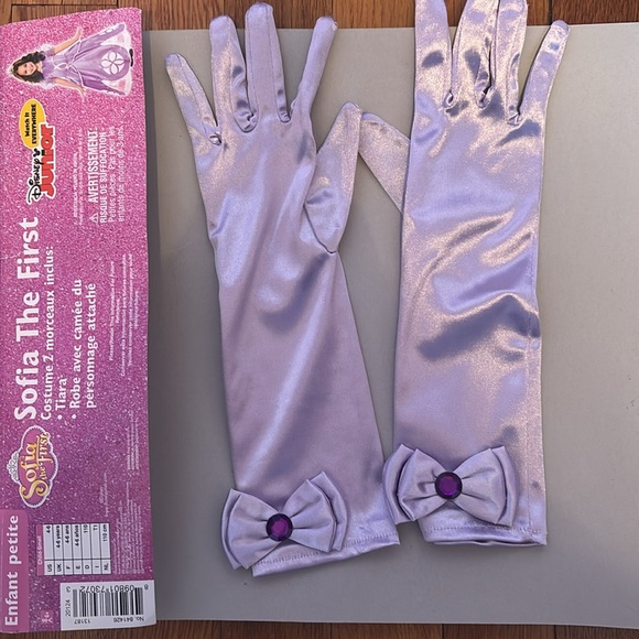 Sofia the First dress up/halloween costume. She wore it at 4 years old. - Picture 7 of 8